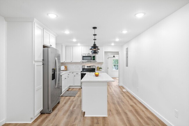 Building Photo - **NEW PRICE!!** Fantastic Fully-Renovated Home in Kingston Springs on Almost 1 Acre!