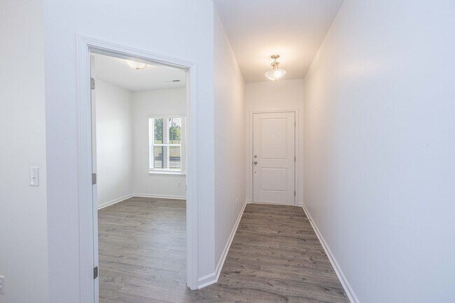 Building Photo - BEAUTIFUL 4 Bedroom Home - Stonebridge Fai...