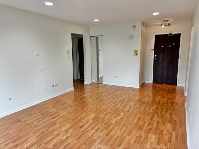 Building Photo - 2 Villa Verde Dr