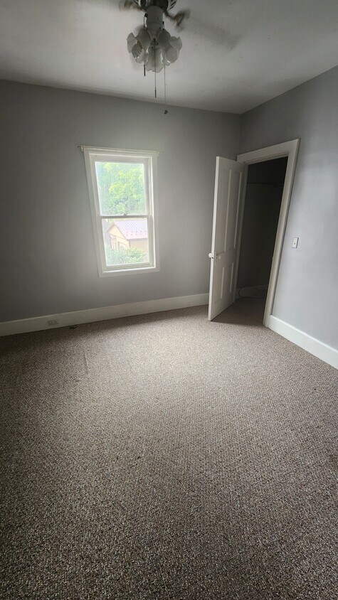 Primary Photo - 16 Lambert Ave