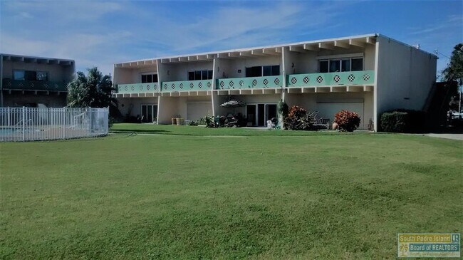 Foto del edificio - 801 Beach Blvd