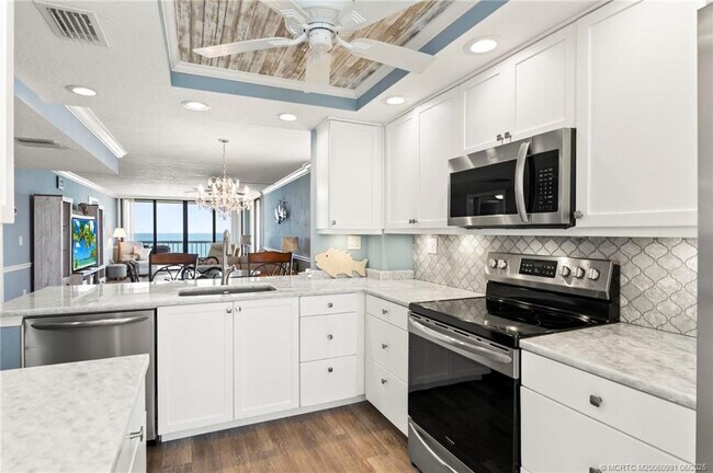 Building Photo - 10600 S Ocean Dr