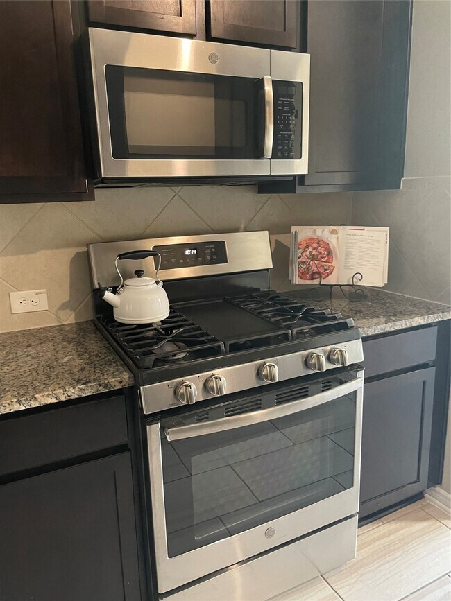 Foto del edificio - 3230 Harmony Creek Ln
