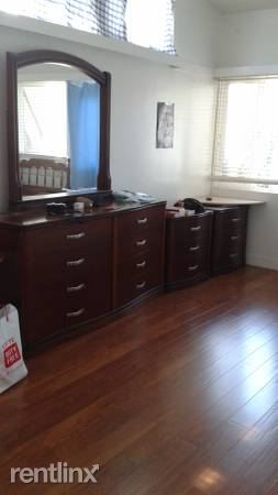 Building Photo - 5761 Sycamore Ave