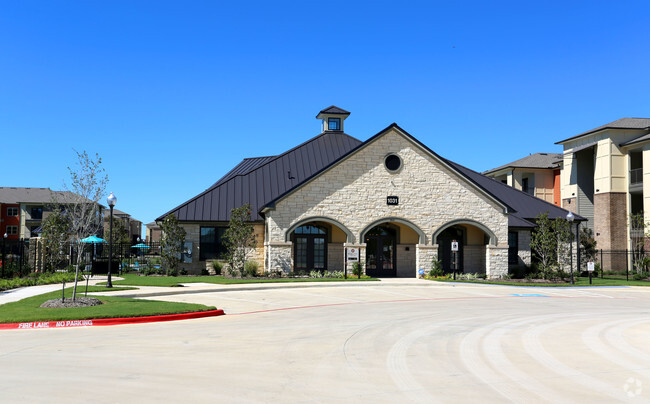 The Landing at Little Elm Apartments - Aubrey, TX | Apartments.com