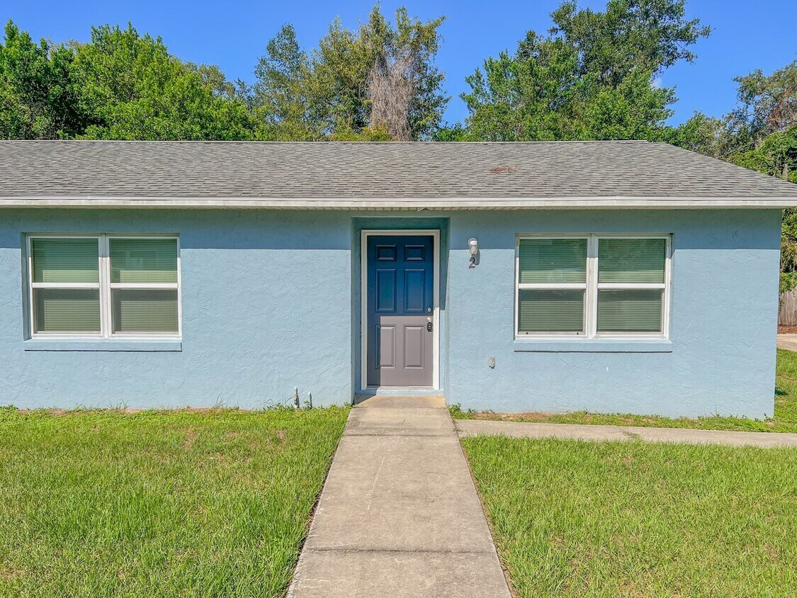 507 E Hazzard Ave Unit 2, Eustis, FL 32726 Room for Rent in Eustis, FL
