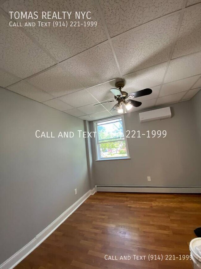 Foto del edificio - 78 Briggs Ave