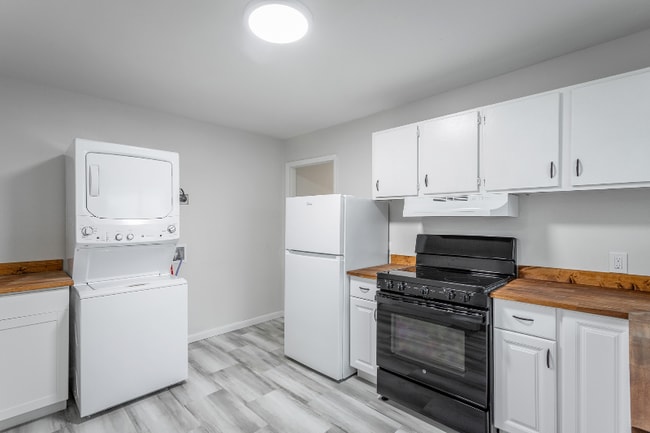 Photo - 2106-2108 Blackford St Apartment