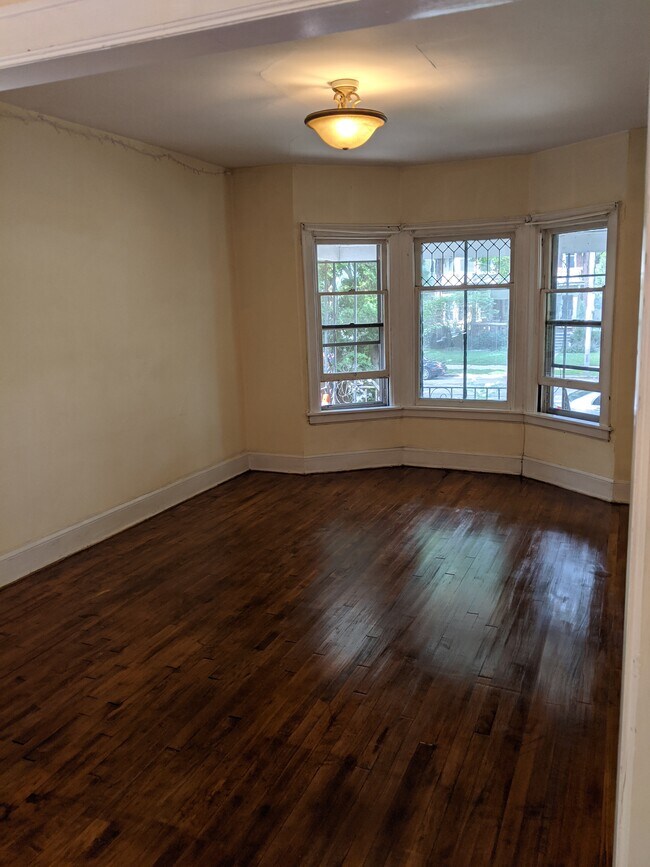 Building Photo - 2726 N Downer Ave