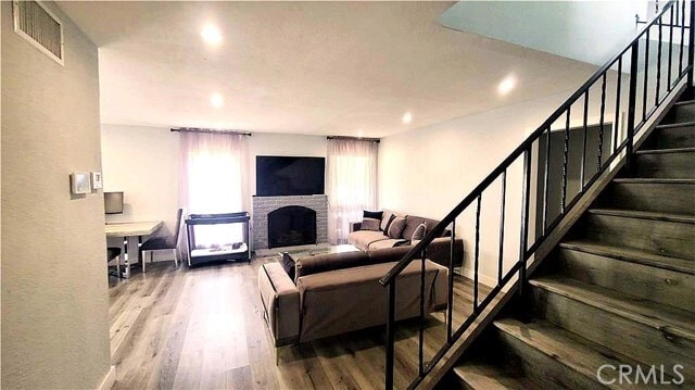 Building Photo - 10252 Haines Canyon Ave