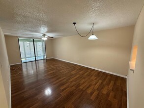 Building Photo - 1820 N Lauderdale Ave