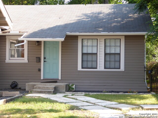 Primary Photo - 1609 West Summit