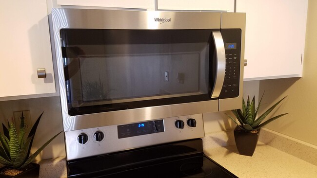 New microwave - 3033 E Devonshire Ave