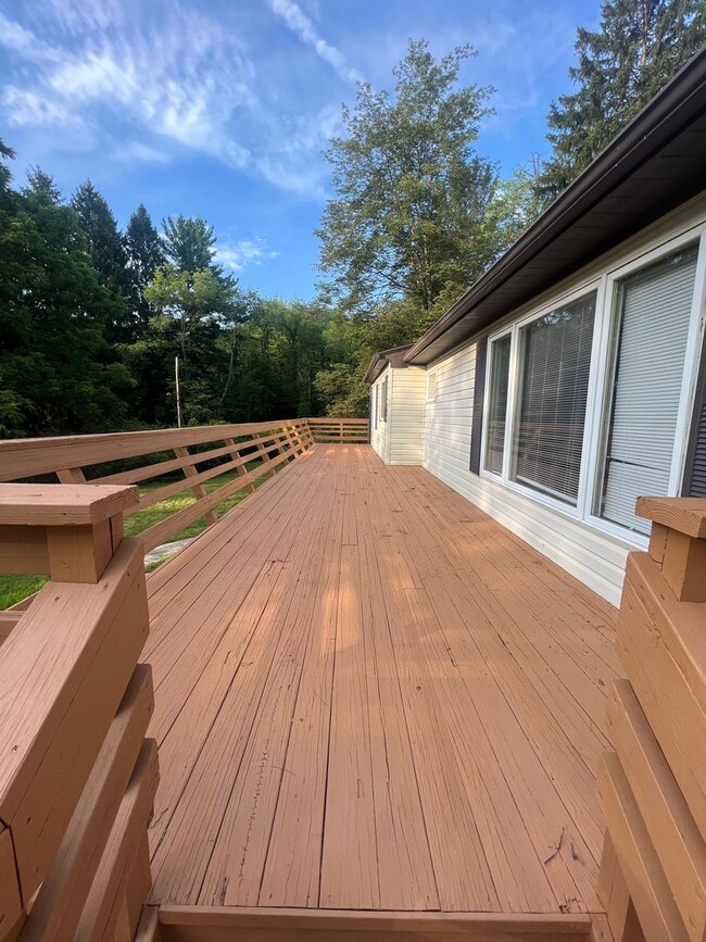 Building Photo - 3-bedroom, 2-bathroom private retreat in C...