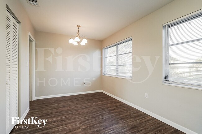 Building Photo - 21586 Edgewater Dr