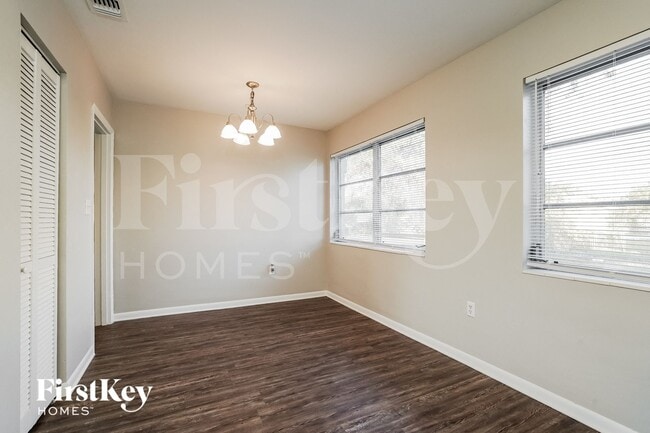 Foto del edificio - 21586 Edgewater Dr