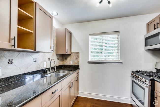 Kitchen - 5612 Grover Ave