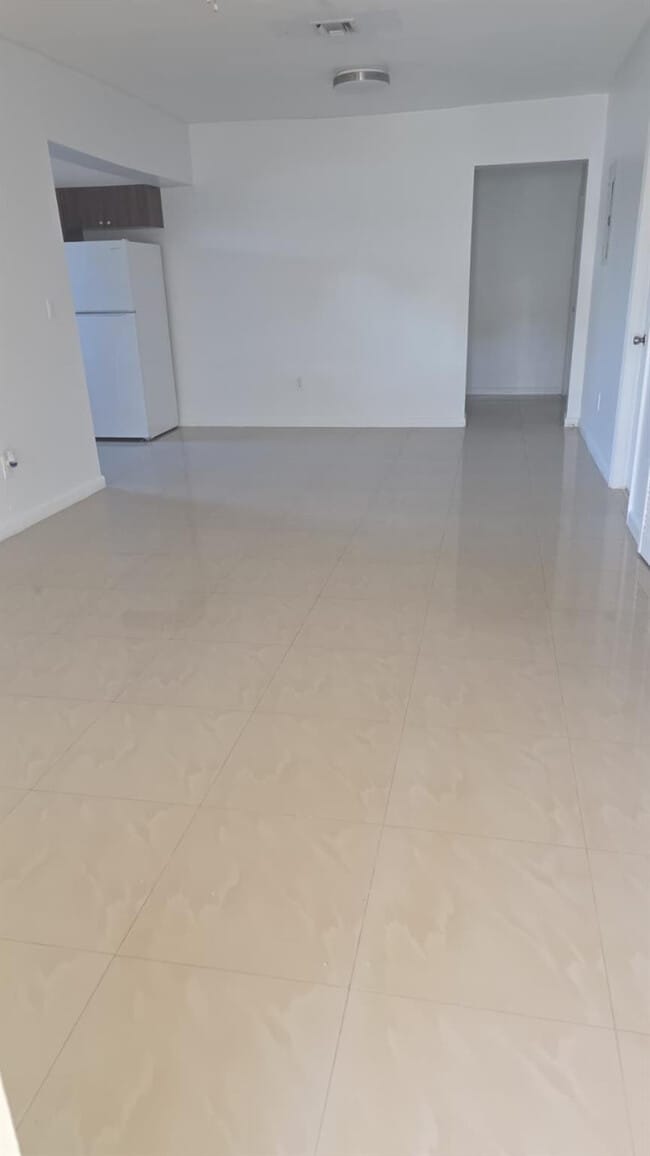 Foto del edificio - 5241 Mayo St