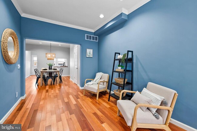 Building Photo - 1247 Hull St