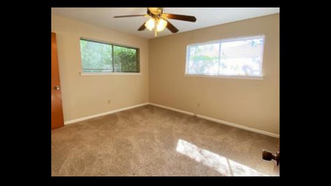 Building Photo - 1404 Centenary Dr