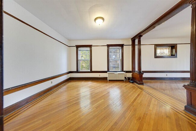 Building Photo - 215 Palisade Ave
