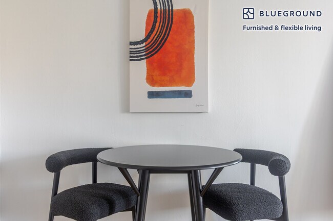 Foto del edificio - 330 E 46th St