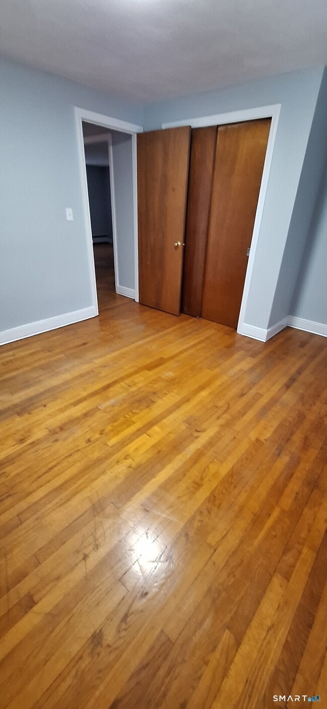 Building Photo - 10 Carpenter Rd