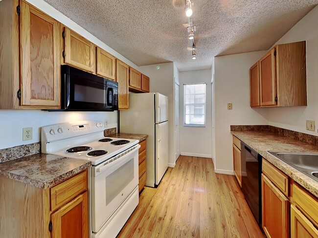 Building Photo - 995 Northern Dancer Way