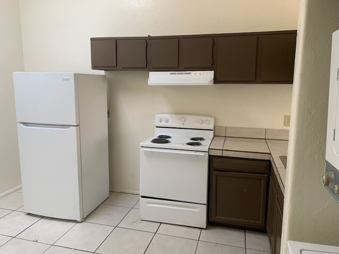 Foto principal - 379 E Thoroughbred St