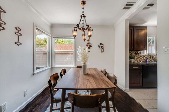 Foto del edificio - 6901 Bertrand Ave