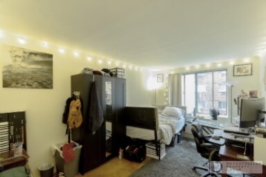 Foto del edificio - 220 E 24th St