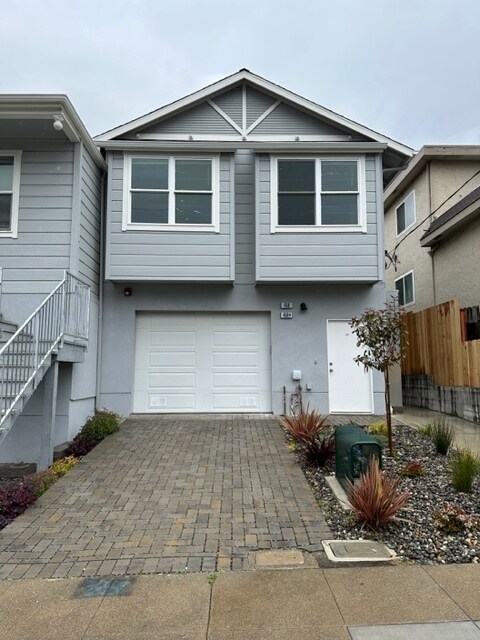 Building Photo - 456 Railroad Ave