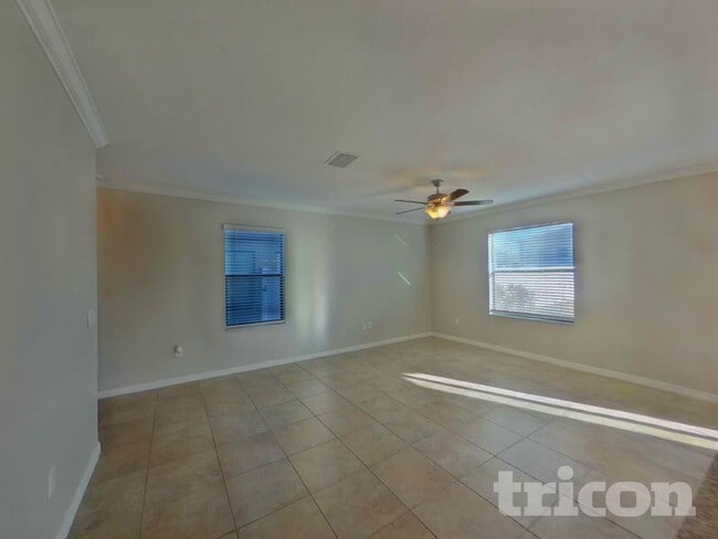 Building Photo - 14812 Crescent Rock Dr