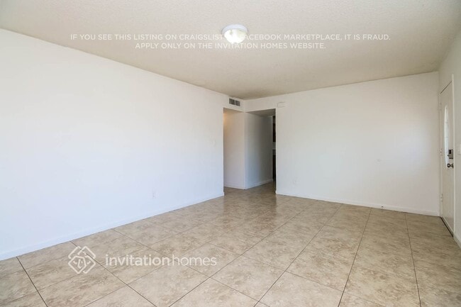 Foto del edificio - 5243 W Lewis Ave