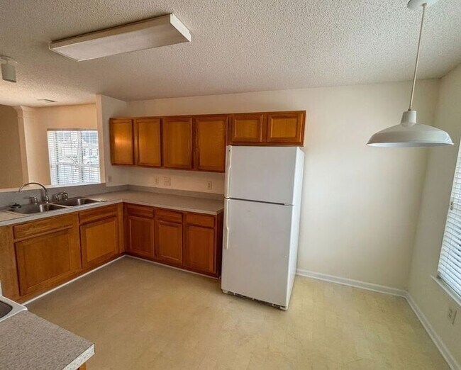 Foto del edificio - 227 Hardee Ave