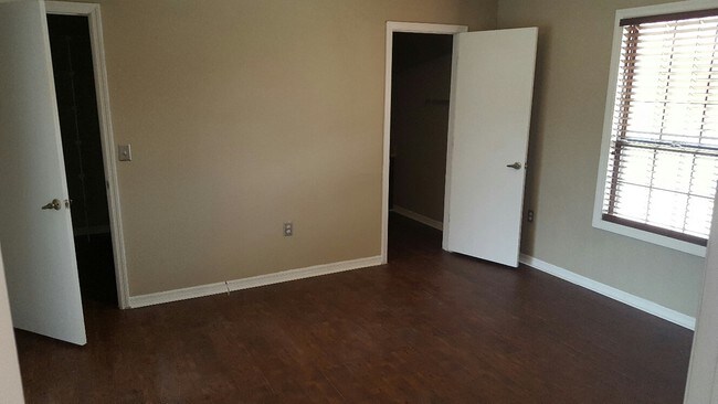 Building Photo - 10411 Pink Azalea Dr
