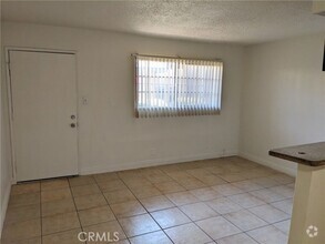 Building Photo - 1708 Pine Ave