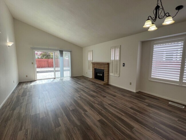 Building Photo - 2738 Azuza Way