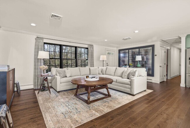 Foto del edificio - 1487 Hollow Rd