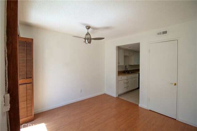 Foto del edificio - 11818 Moorpark St