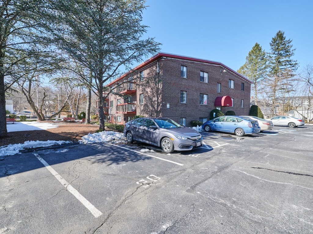 1011 Main St Unit 12, Woburn, MA 01801 Condo for Rent in Woburn, MA