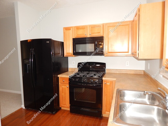 Building Photo - 353 Azalea Cir