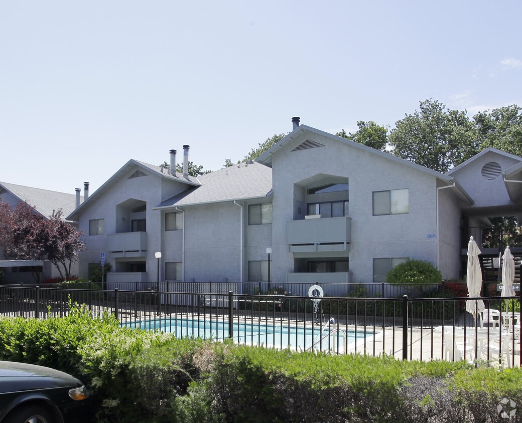 Primary Photo - Hill Grove Creek Apartments