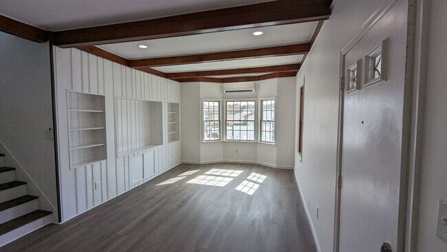 Building Photo - 4 br, 2 bath House - 155 S CENTER ST