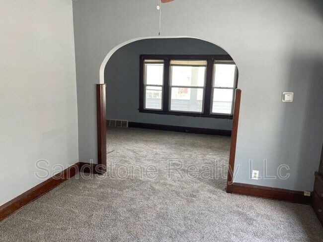 Foto del edificio - 3821-3823 W 134th St