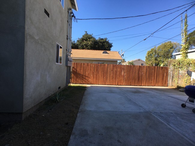 1227 W 37th Dr, Los Angeles, CA 90007 - House for Rent in Los Angeles