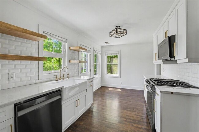 Foto del edificio - 2352 2nd Ave