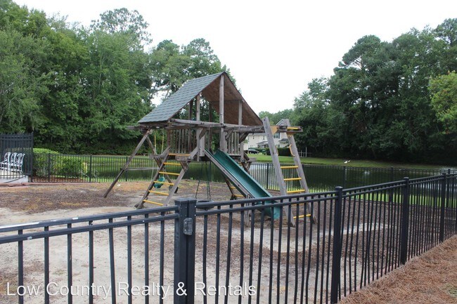 Building Photo - 3 br, 2.5 bath House - 7 Fernbank Avenue