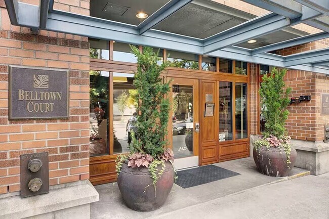 Foto del edificio - 2415 2nd Ave