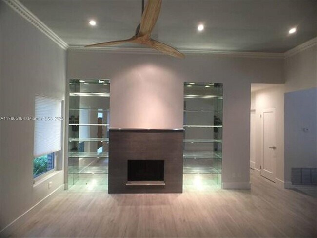 Foto del edificio - 6832 Mindello St